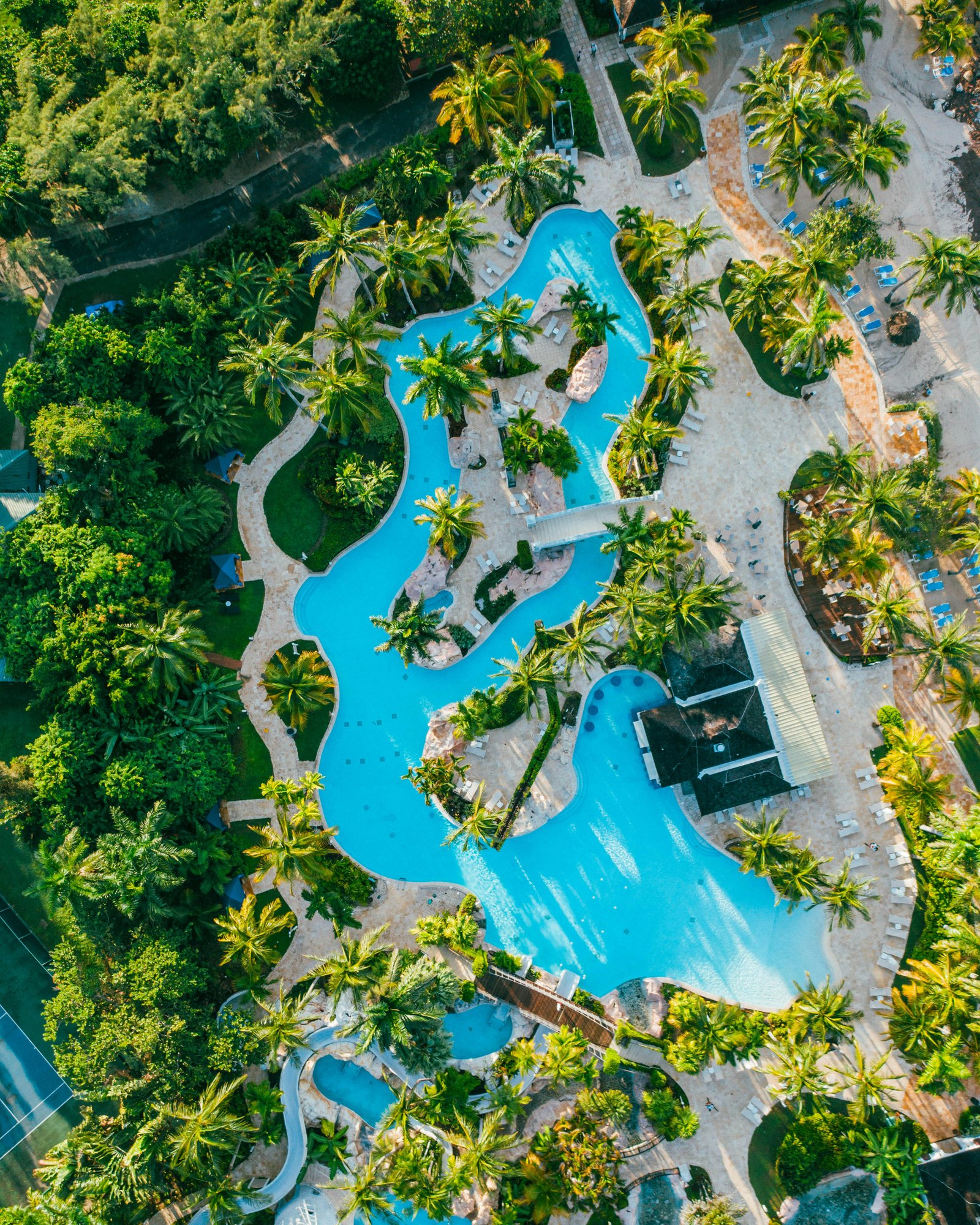 Protección contra huracanes para hoteles: cómo evitar pérdidas millonarias