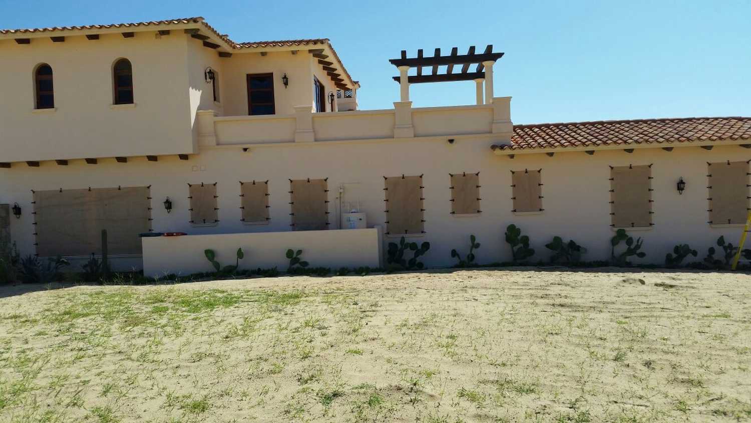 Precio de Protección Anticiclónica en Puerto Vallarta por m²: Guía Real de Costos (2026)