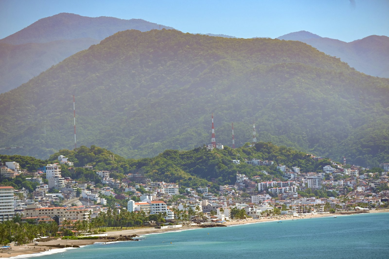 ¿Cuánto Cuesta la Protección Contra Huracanes en Puerto Vallarta?