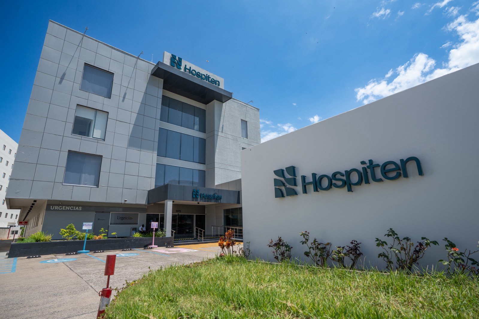 Hurricane Protection for Hospitals in Cancun and Puerto Vallarta: When Clinical Continuity Cannot Fail